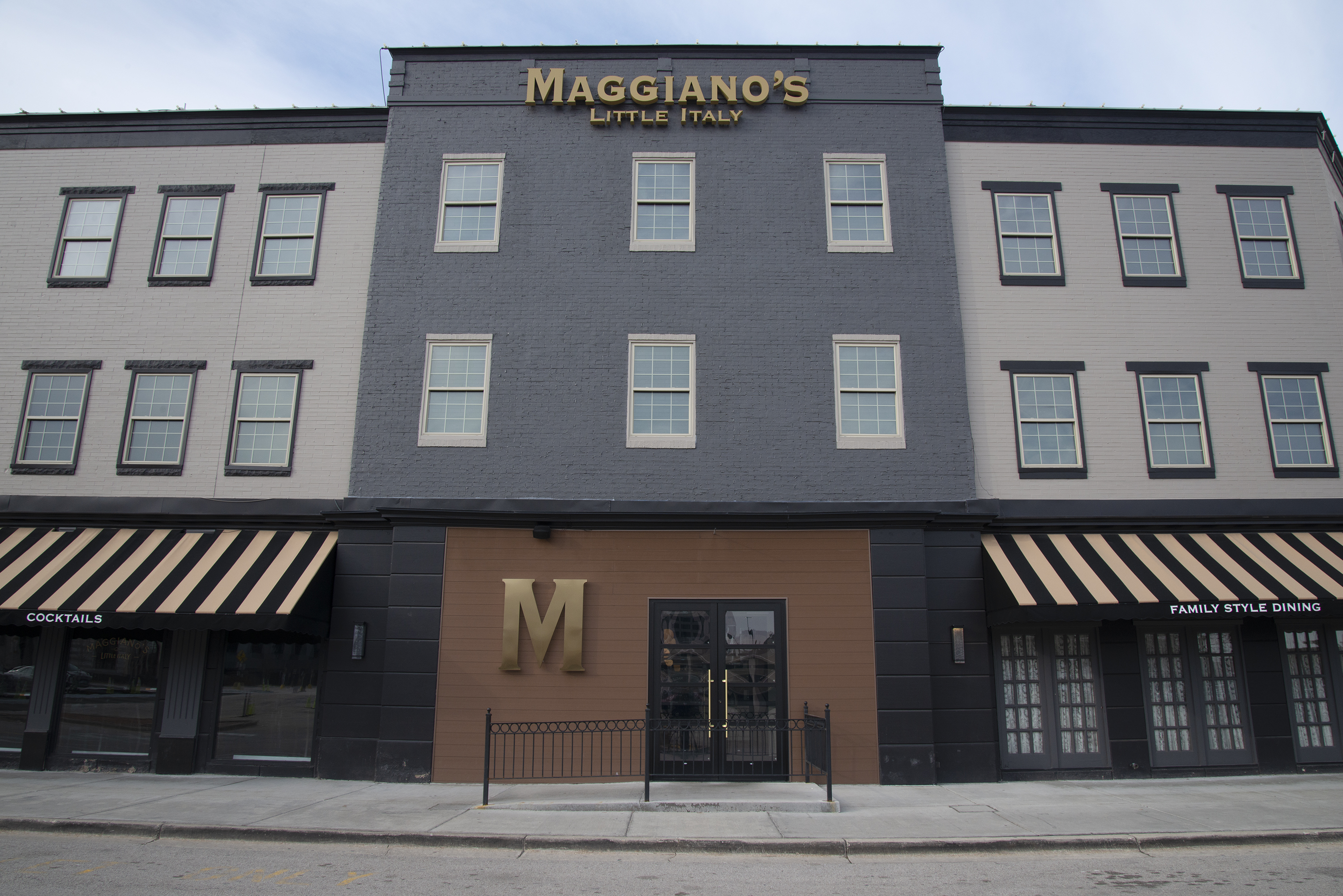 Oakbrook Shopping Center | Maggianos.com
